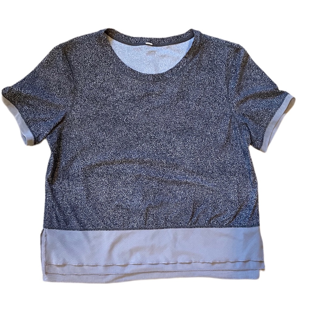 *Lululemon* Sole Training UV Protection short sleeve shirt white/grey. Size 4